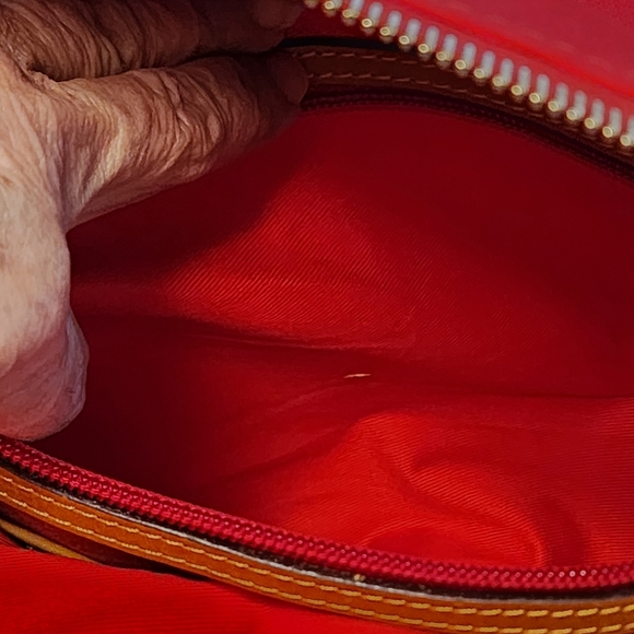 Dooney & Bourke Red Shoulder Bag Purse - Picture 6 of 9